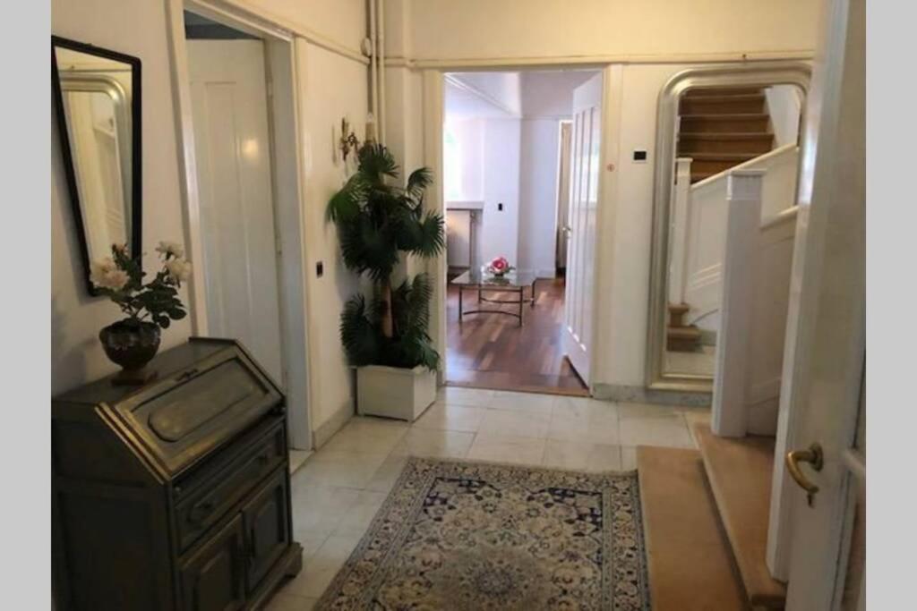 Vrijstaande Rietgedekte Villa Nabij Uitvalswegen Васенар Екстериор снимка