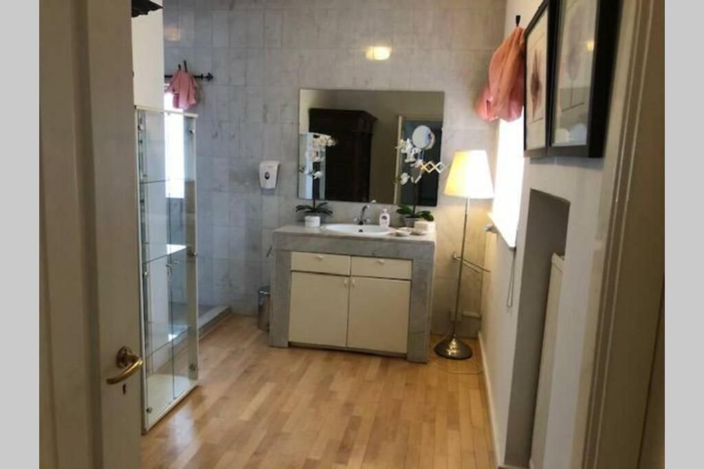 Vrijstaande Rietgedekte Villa Nabij Uitvalswegen Васенар Екстериор снимка